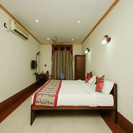 Oyo 5811 Seacom Inn Ymca Esplanade Калькутта Экстерьер фото
