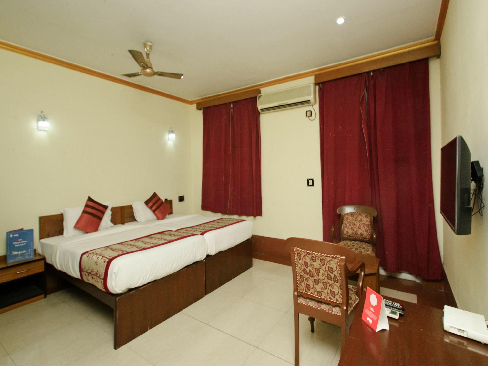 Oyo 5811 Seacom Inn Ymca Esplanade Калькутта Экстерьер фото