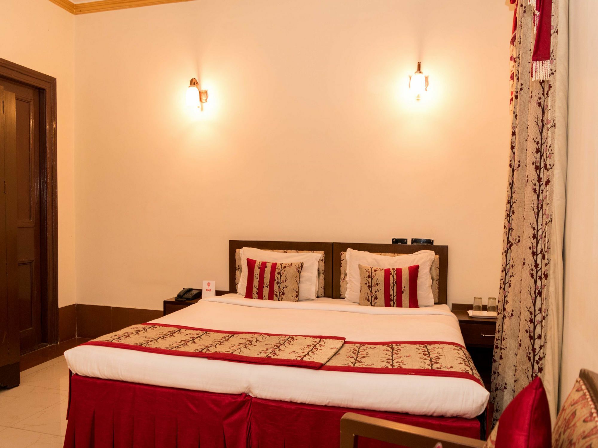 Oyo 5811 Seacom Inn Ymca Esplanade Калькутта Экстерьер фото